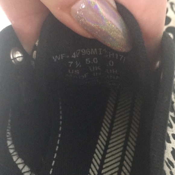 Keds black floral print. - Picture 6 of 8